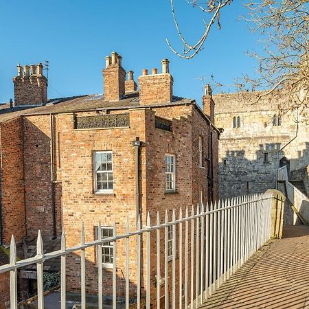 Roman Walls View York Esterno foto