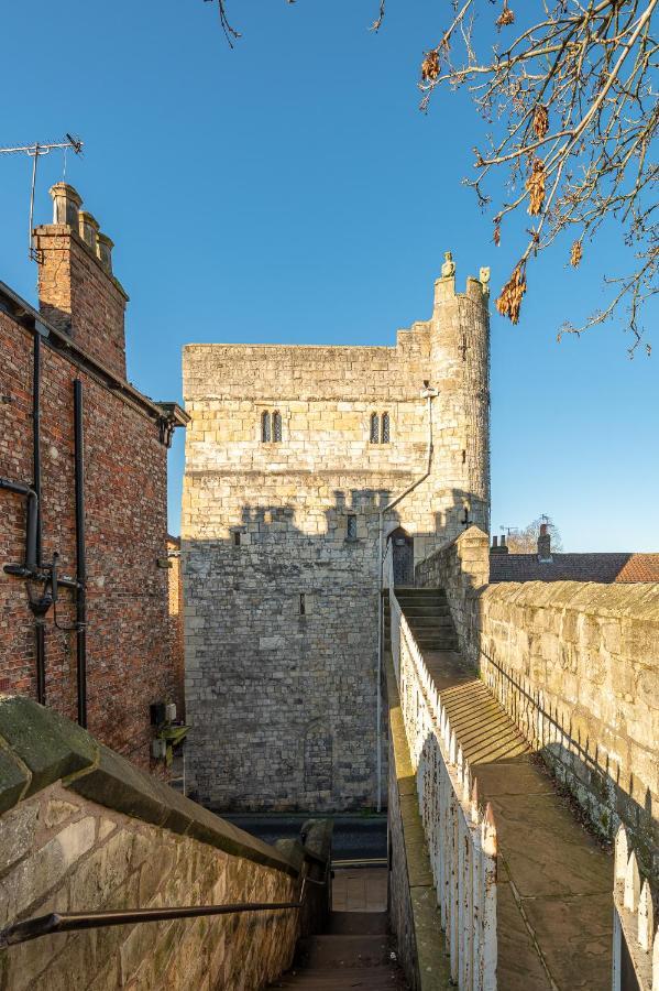 Roman Walls View York Esterno foto